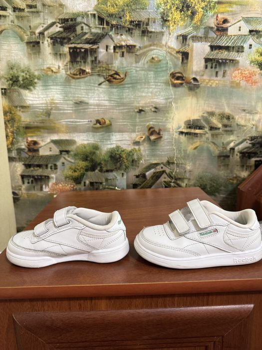 Продаю дитяче взутт б/у. Писати лише на ОЛК