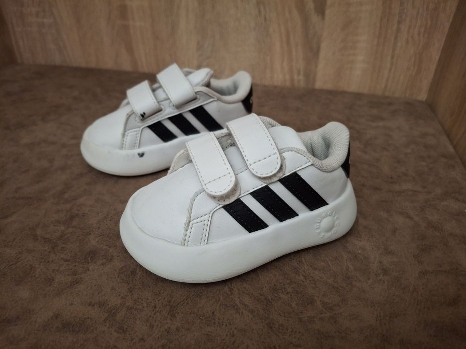 Buciki adidas rozmiar 20 dziewczynka