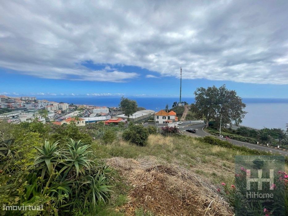 Lote para construção de moradia uni-familiar no Funchal com vista mar