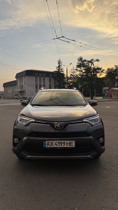 Toyota  RAV4 Limited 2017