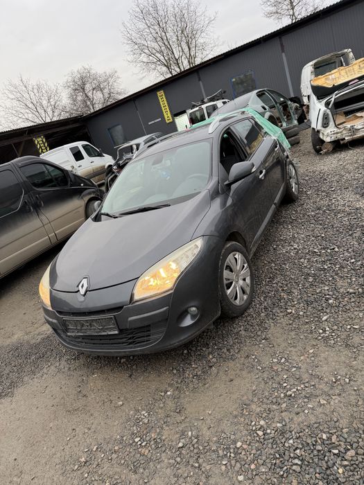 Передній бампер Renault Megane 3 TEB66