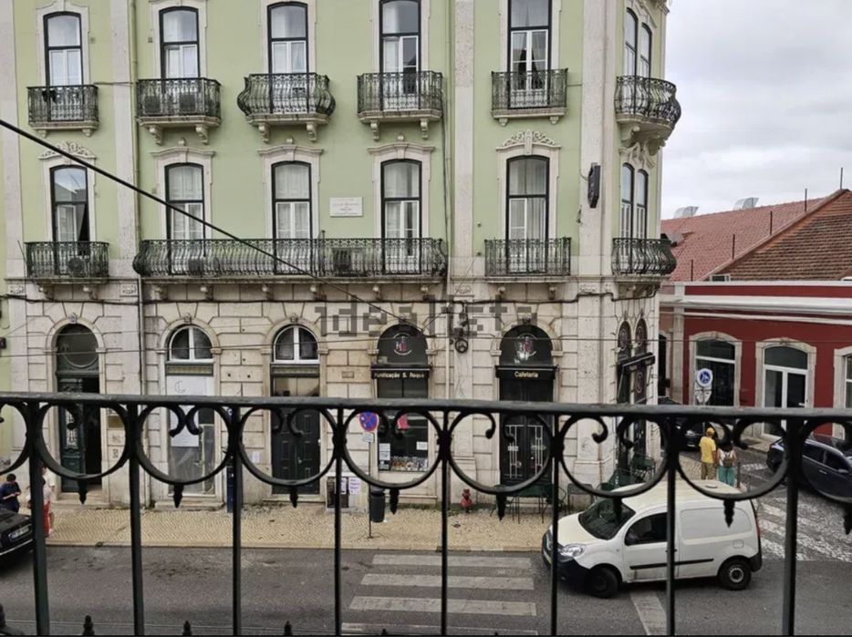 Arrendo T5 com 250m2 para habitação ou comércio, no Príncipe Real, Lx