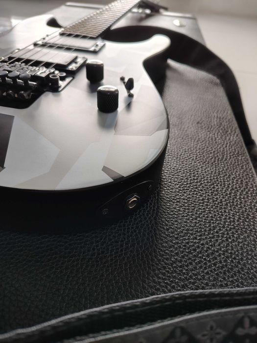 Gitara Jackson X Series Soloist SLX DX Camo, podstrunnica Laurel, Winter Camo