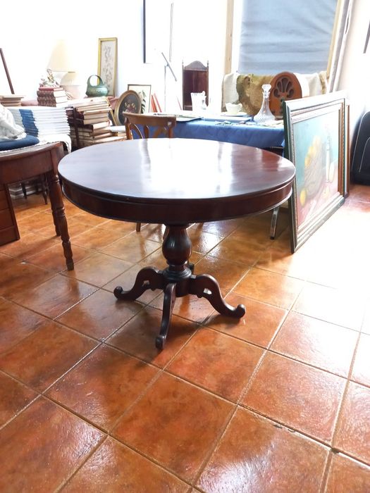 Mesa basculante antiga
