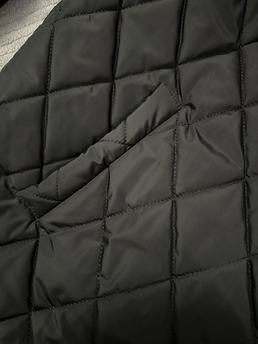 Стильний пуховик під пояс