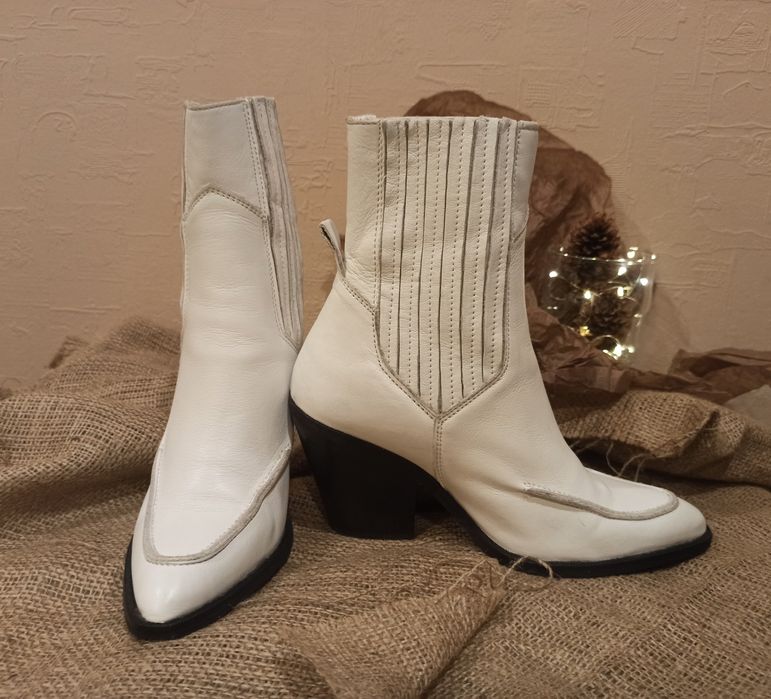 Шкіряні ботильйони (козаки) Mango