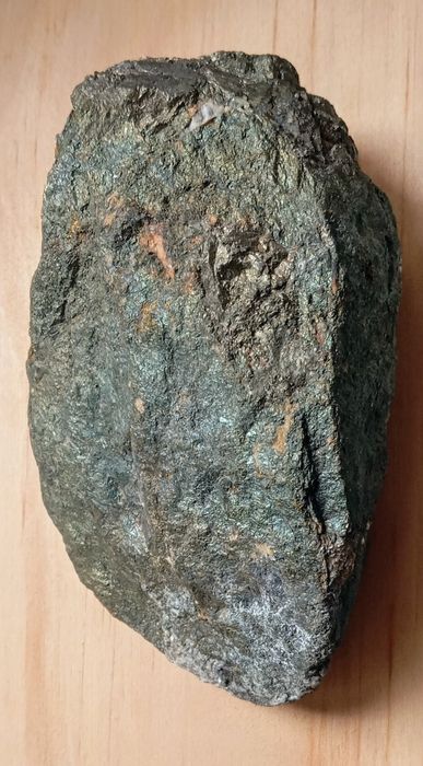 Calcopirite em bruto 746 g.