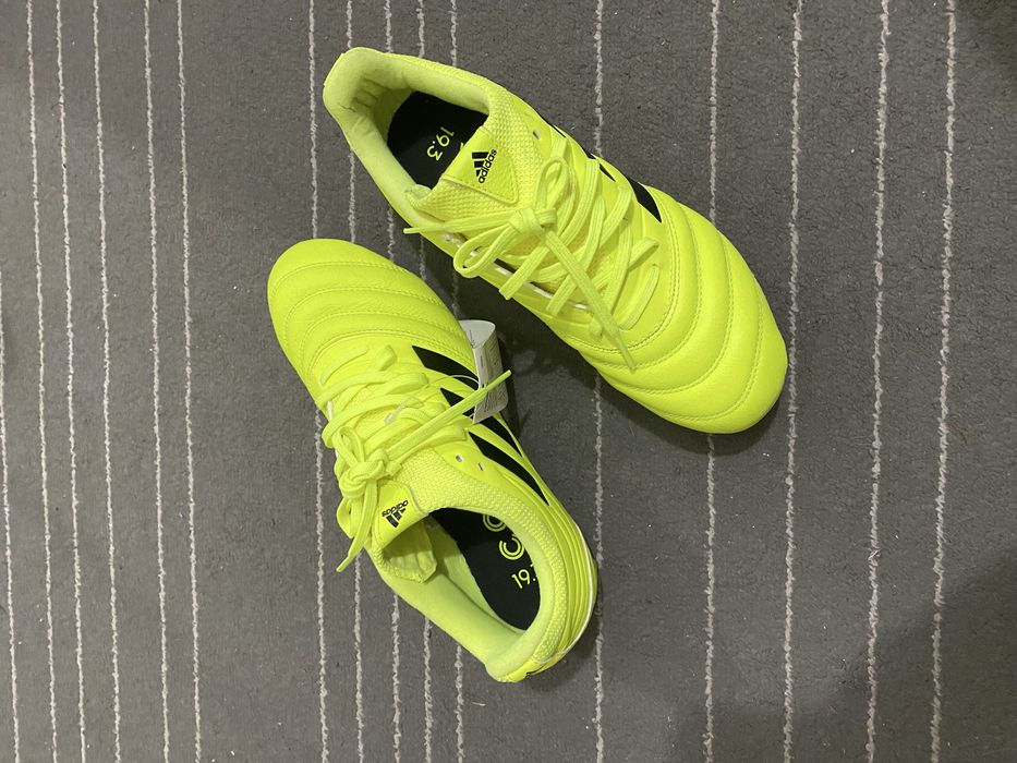 Chuteira adidas copa nova