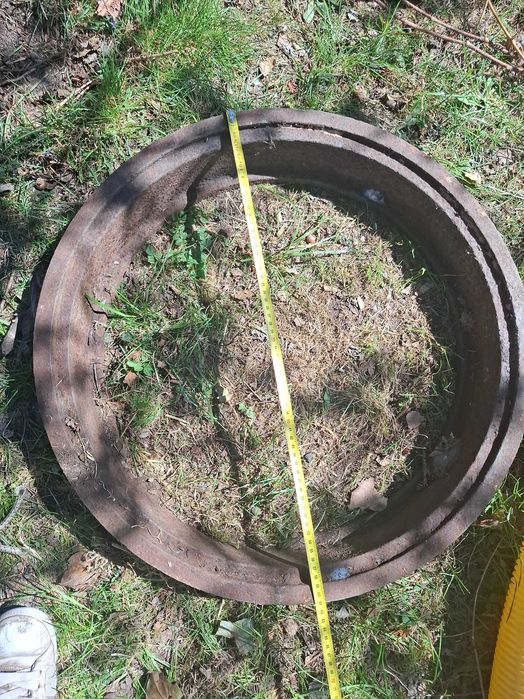Obręcz do studzienki kanalizacyjnej z żeliwa