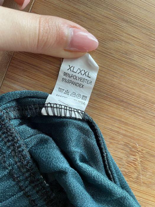 Calças fluidas transparentes