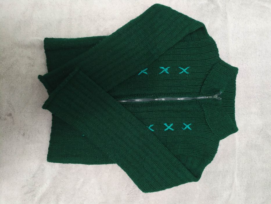 В'язана жіноча кофта