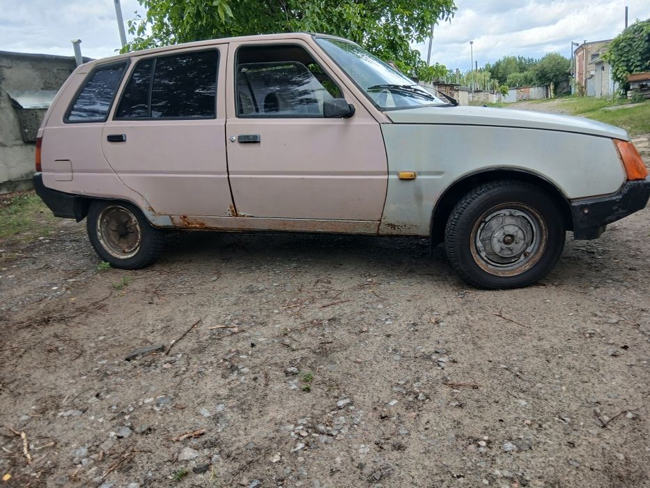 Продам Таврию  автомобиль