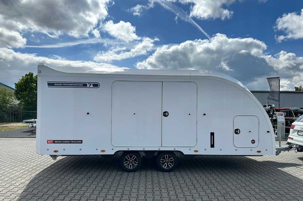 Przyczepa zamknięta 5,5x2,3 Brian James Trailers Race Transporter 7