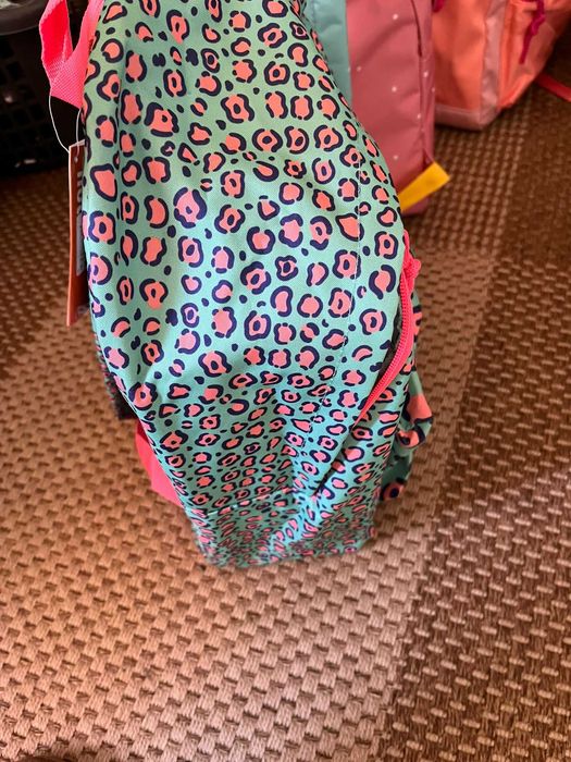 Mochila escolar criança