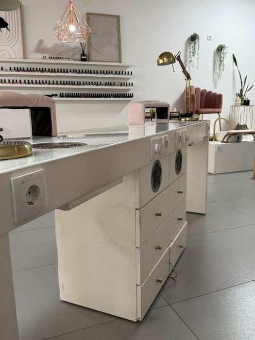 Mesa de manicure dupla com aspiração
