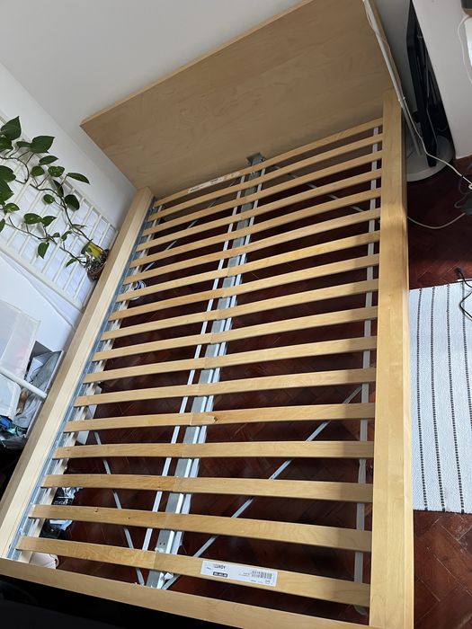 Cama de casal MALM com estrado (sem colchão)