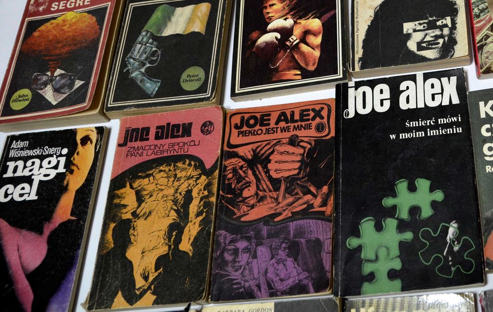 Zestaw książek 25 kryminałów PRL Joe Alex John Howlett Georges Simenon Seria z Jamnikiem Klasyka