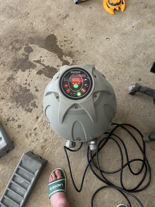 Фільтир і підігрівач води Lay-z-spa фірми Bestway