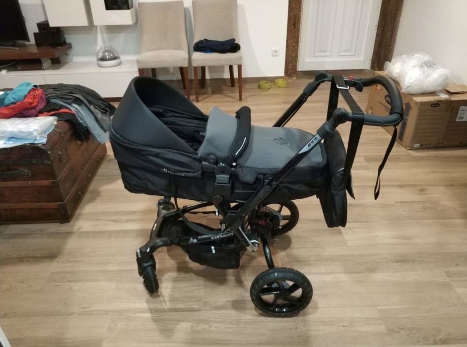 Vendo trio carrinho bebé, alcofa, berço nex to me e bomba extratora de leite