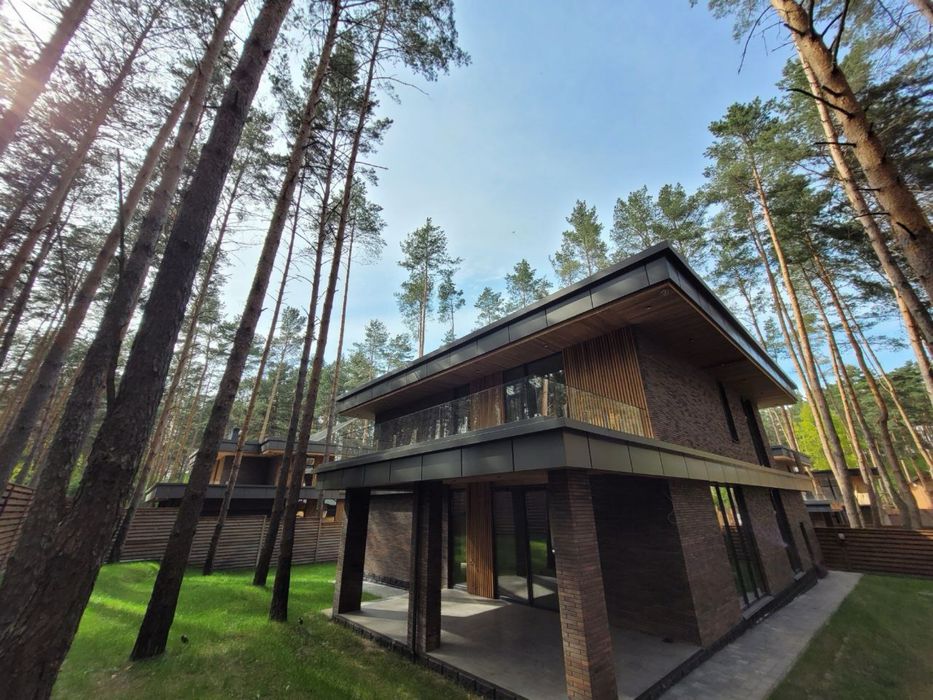 Люксовий будинок в оточені соснового лісу, Білогородка