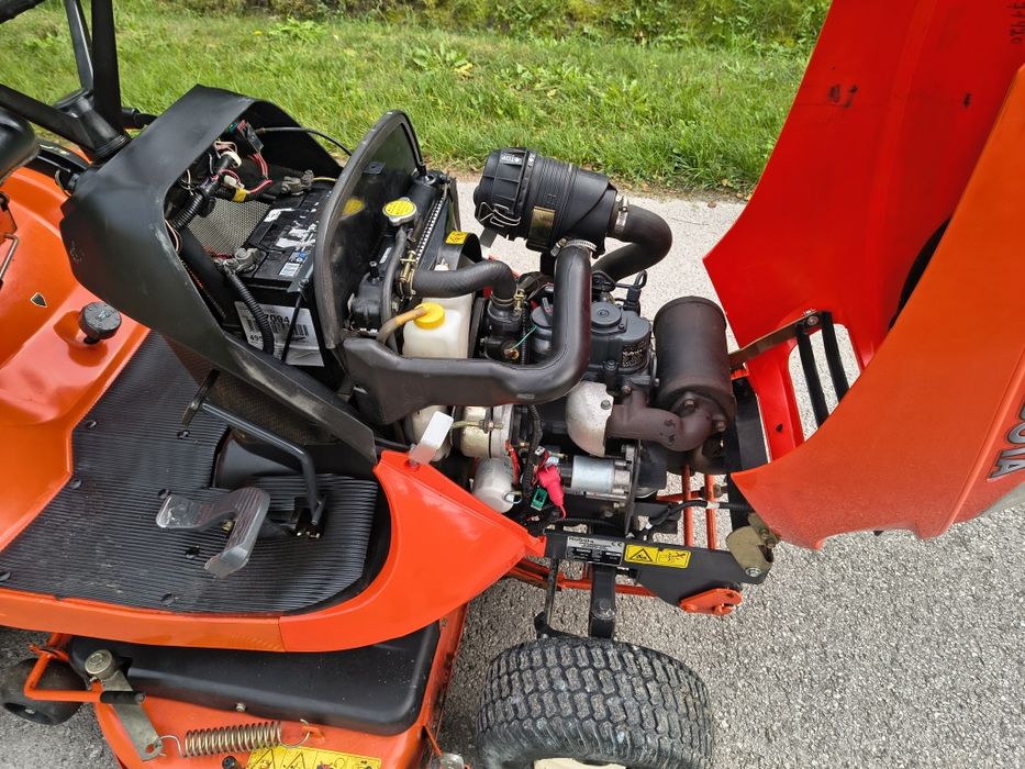 Kosiarka traktorek Kubota GR 1600II sprowadzona pług  odśnieżarka