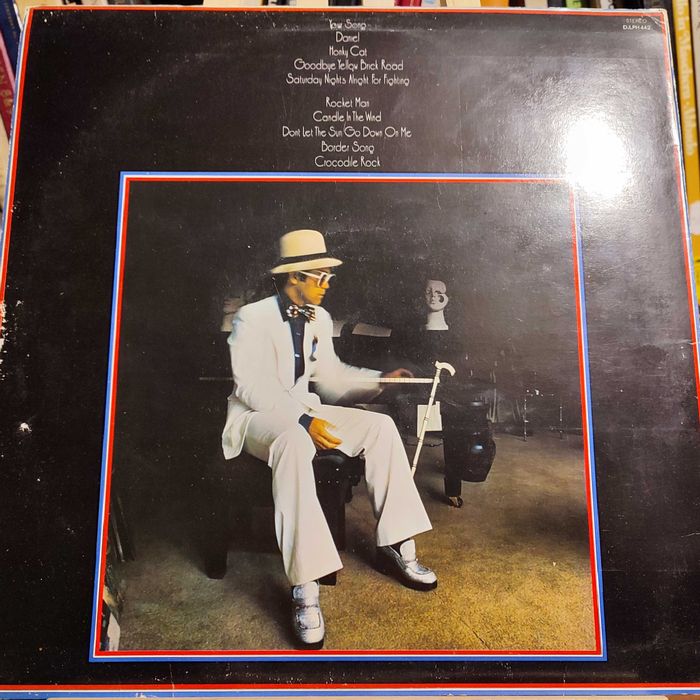 Elton John	Greatest Hits