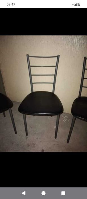3 Cadeiras em metal