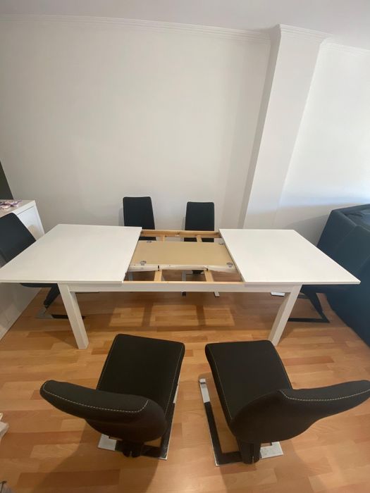 Mesa de sala com 6 cadeiras