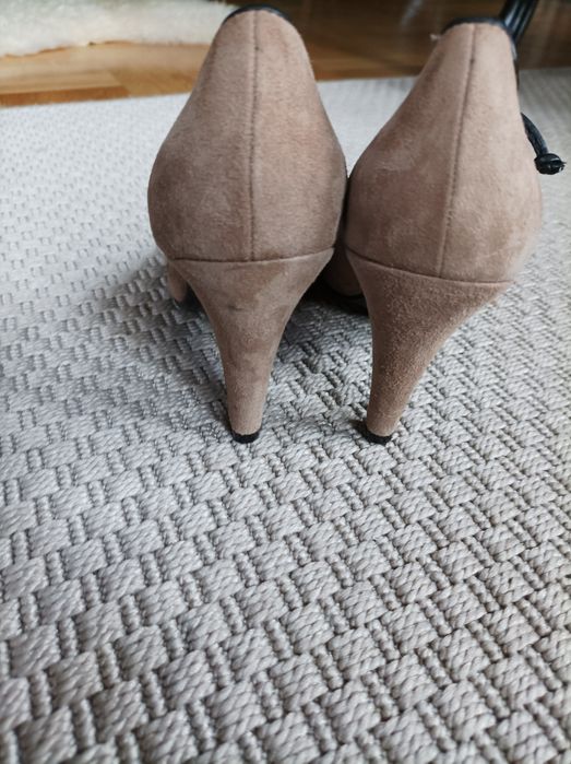 Buty skórzane na obcasie, rozmiar 38