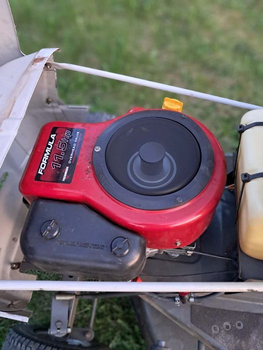 Kosiarka traktorek MTD