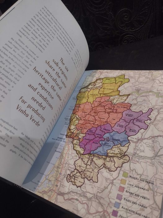 Colors of Vinho Verde - Manuel Carvalho / João Menéres