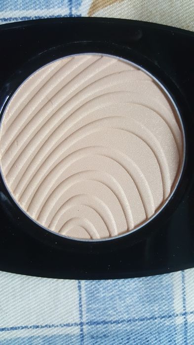 Pó iluminador Avon64286299090690124