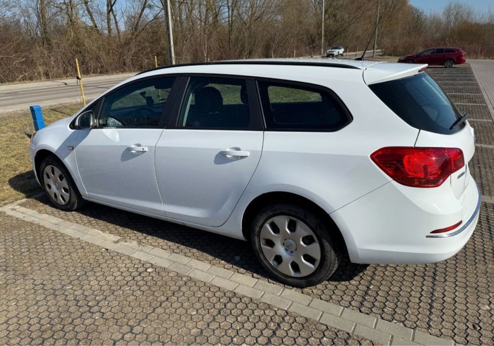 Opel Astra J 2014 1.4 Eco Flex Temponat Alufelgi 2 KompletyOponZadbany