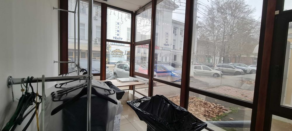Продаж приміщення. 500 кв.м. вул. Маріупольська. Фасад.