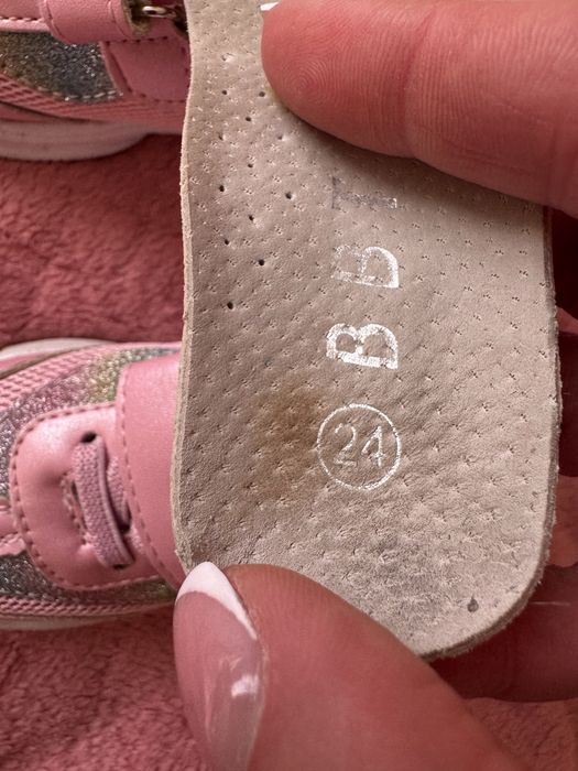 Кросівки для дівчаток