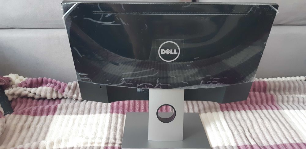 Монітор DELL SE2216H 22" FullHD в ідеальному стані в рідній упаковці