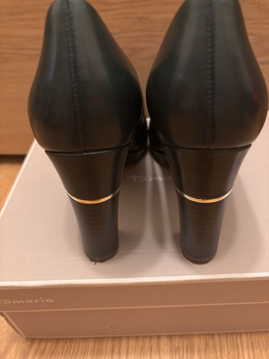Piękne czółenka Tamaris r.38 nowe