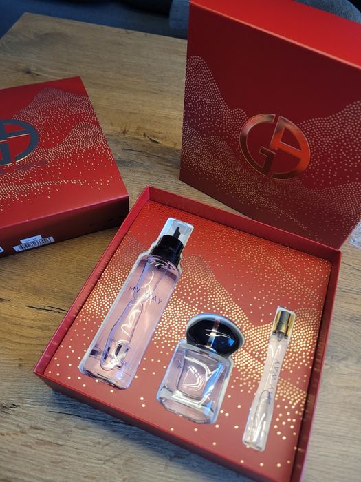 Giorgio Armani My Way zestaw prezentowy
Zestaw (edp/100ml + edp/30ml +