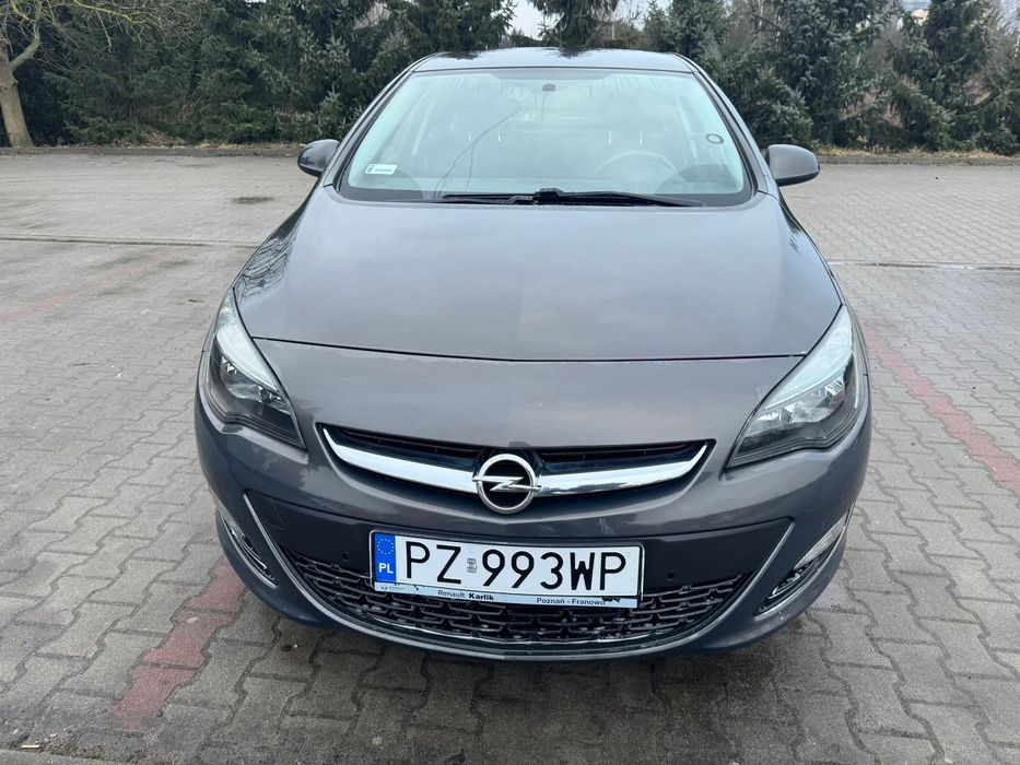 Opel Astra Opel Astra 1.6 Diesel | 2015 | 148 000 km | Bezwypadkowy