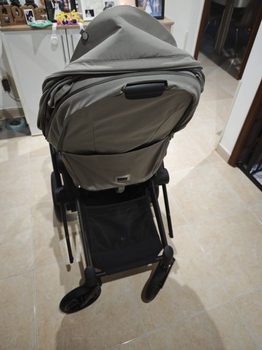 Carrinho de bebe Cybex E-Priam e ovinho