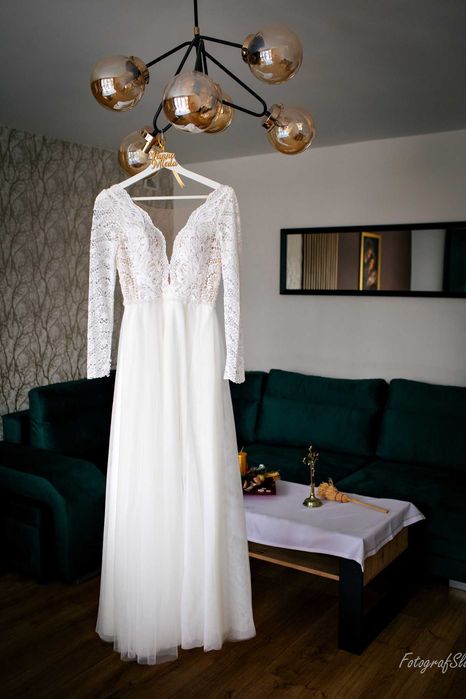 Suknia ślubna Solta z długim, koronkowym rękawem