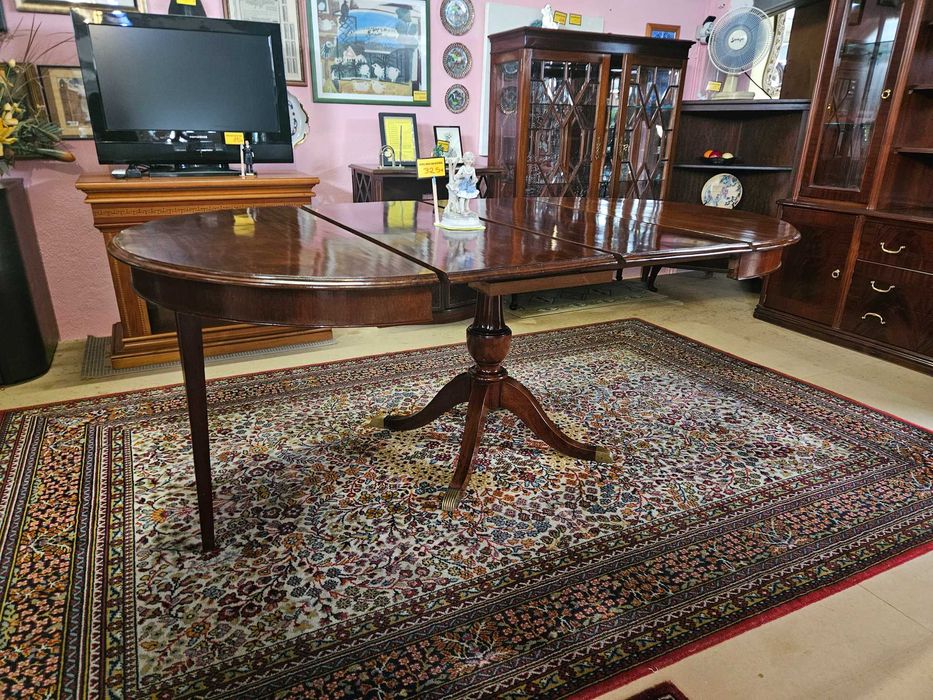 Extendable solid wood round table - Good condition64285418947459121