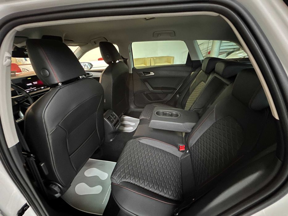 Новий SEAT Leon 2025 FR 1.5 eTSI mHEV DSG (150 к.с.)