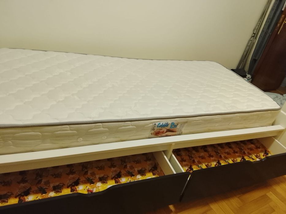 Cama de solteiro IKEA FLAXA com colchão ortopédico