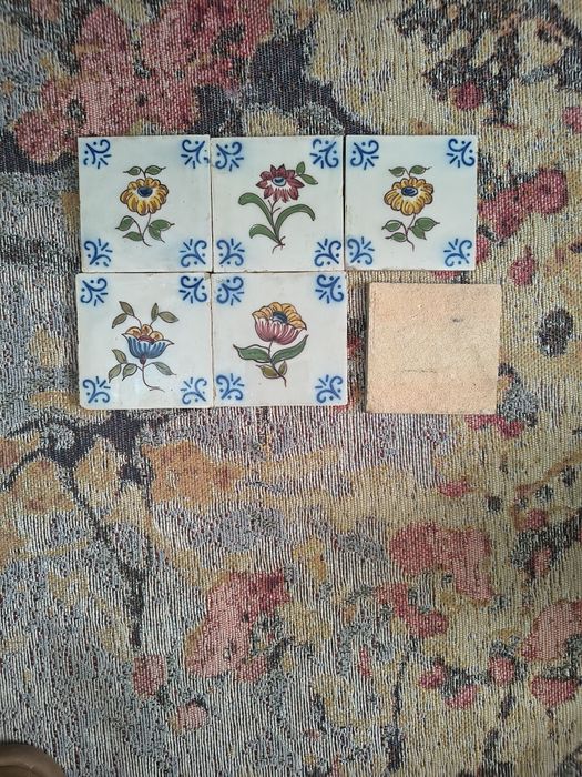 Azulejos vários  pombalinos  e VL