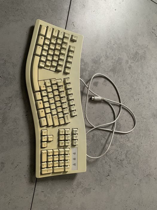 Stara retro klawiatura do pc komputer chicony kb-7903