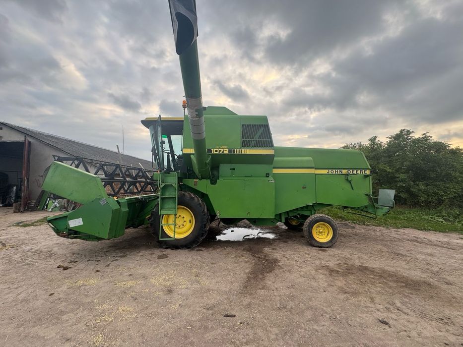 Продам комбайн джондір  1072