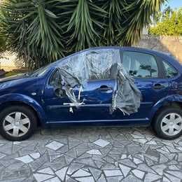 Vendo Citroën C3 2004 Completo! ,  O carro está parado há algum tempo e estou a ofrecer tal como esta.