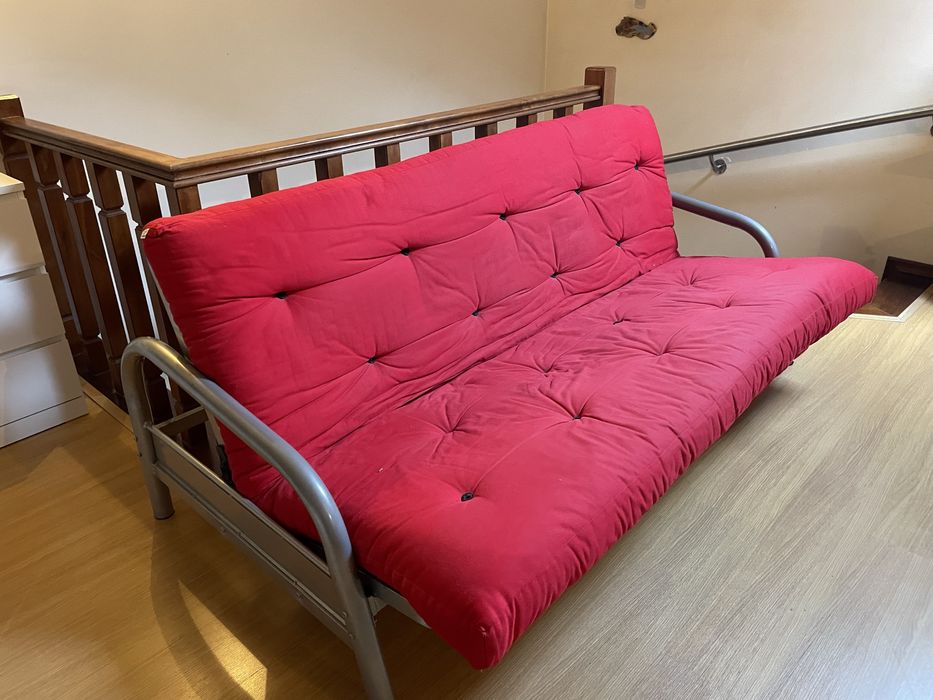 Sofa cama usado vermelho