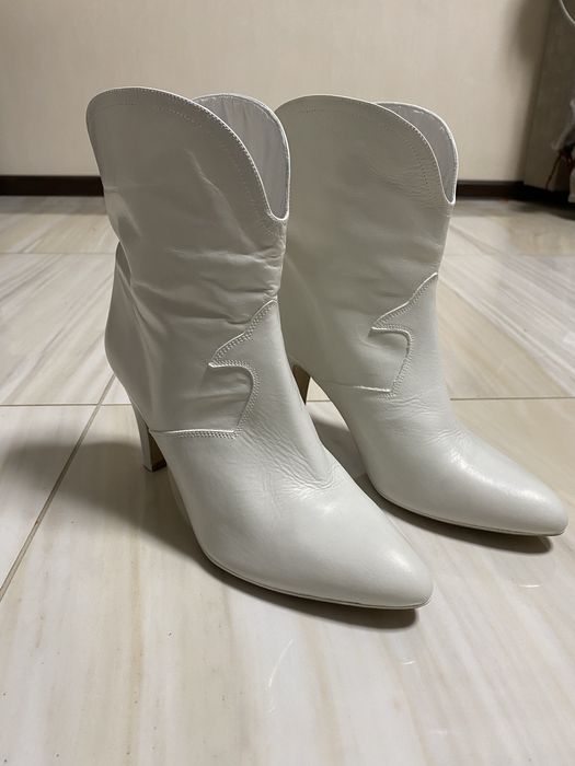 Білі шкіряні ботильйони на підборах | Елегантні, made in Italy/Europe